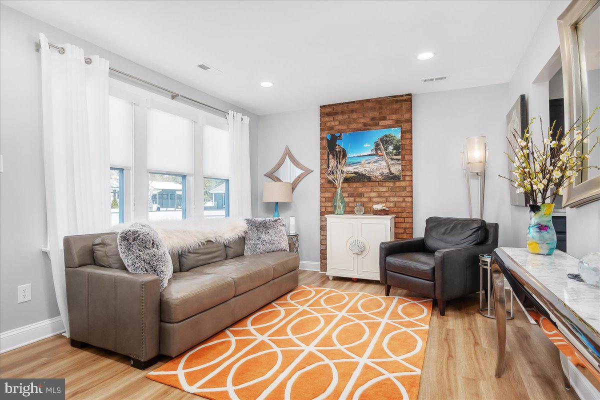 CHIPS MEADOW - Residential