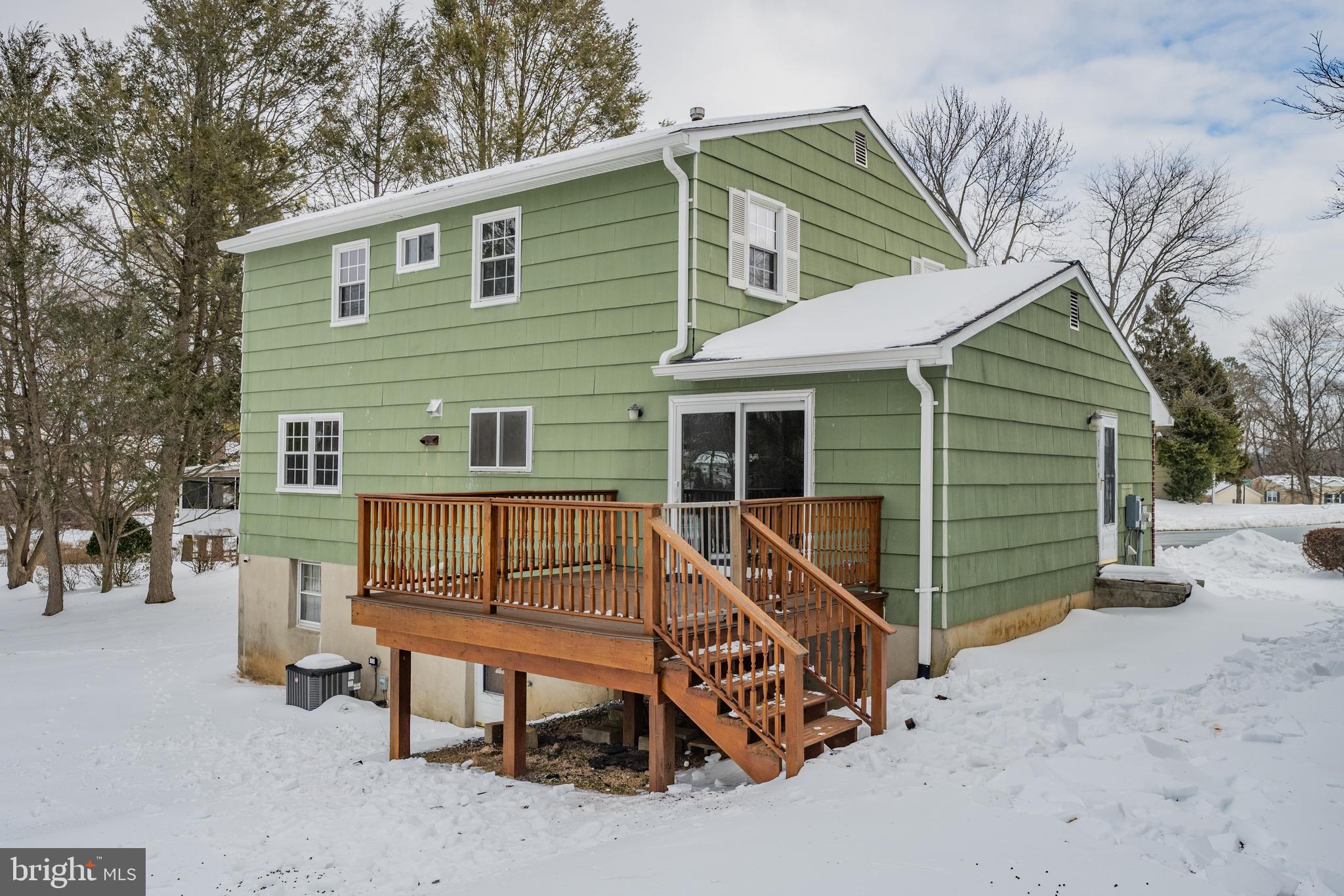 5 CARLTON CREST COURT