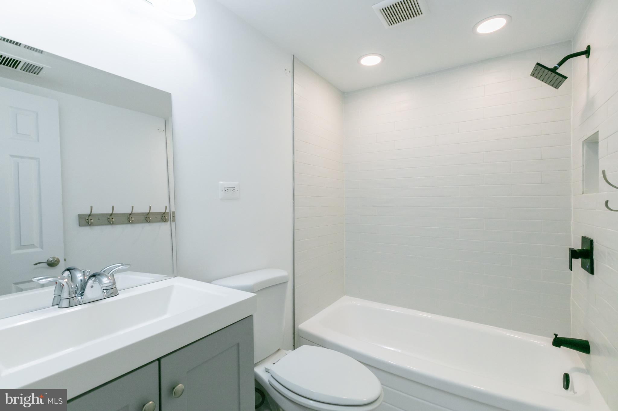 CARLYN PLACE - Residential Lease