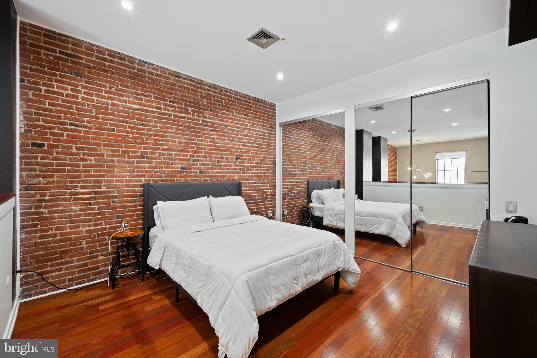 OLD CITY - Residential