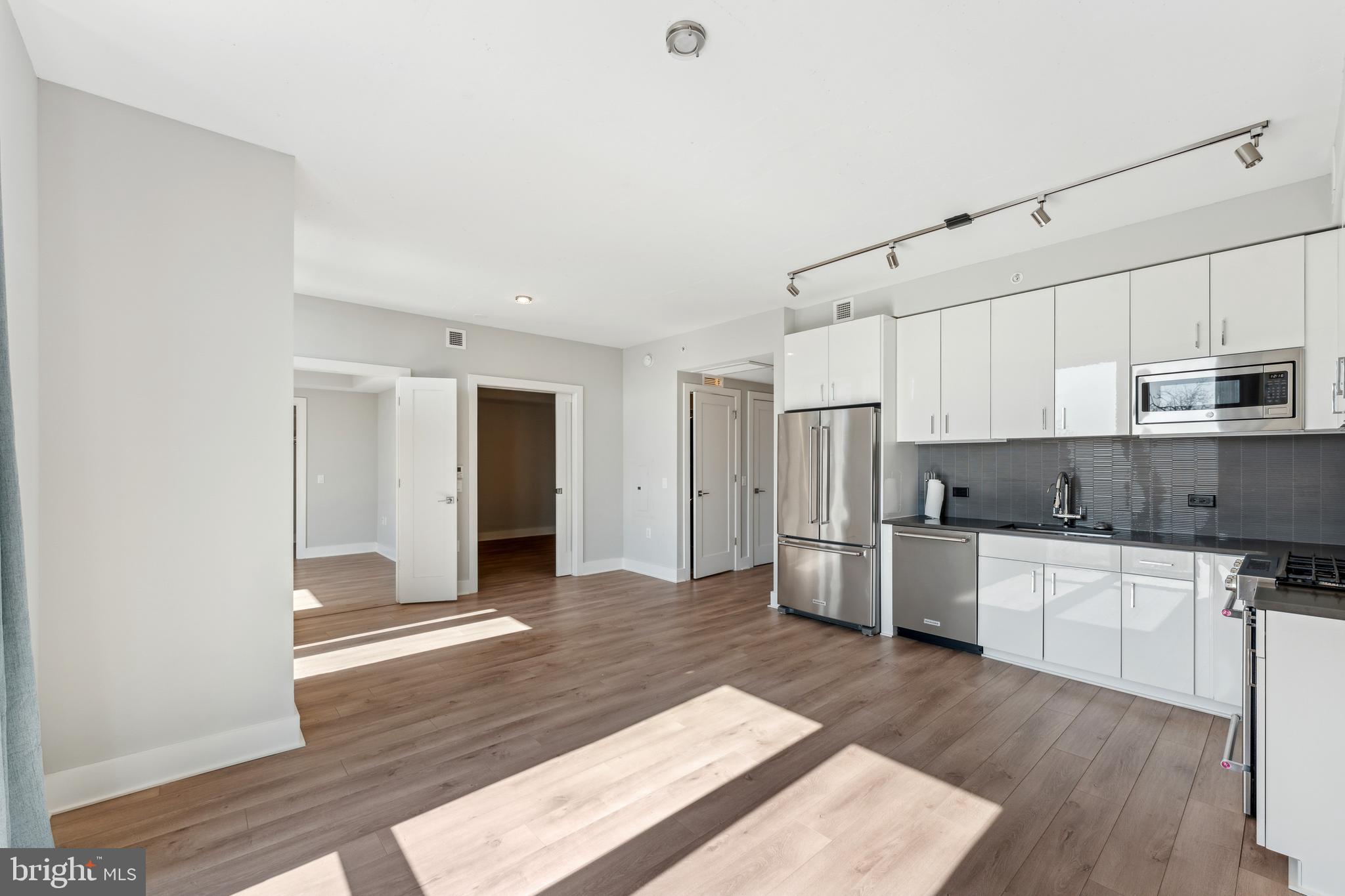 88 V STREET SW 203