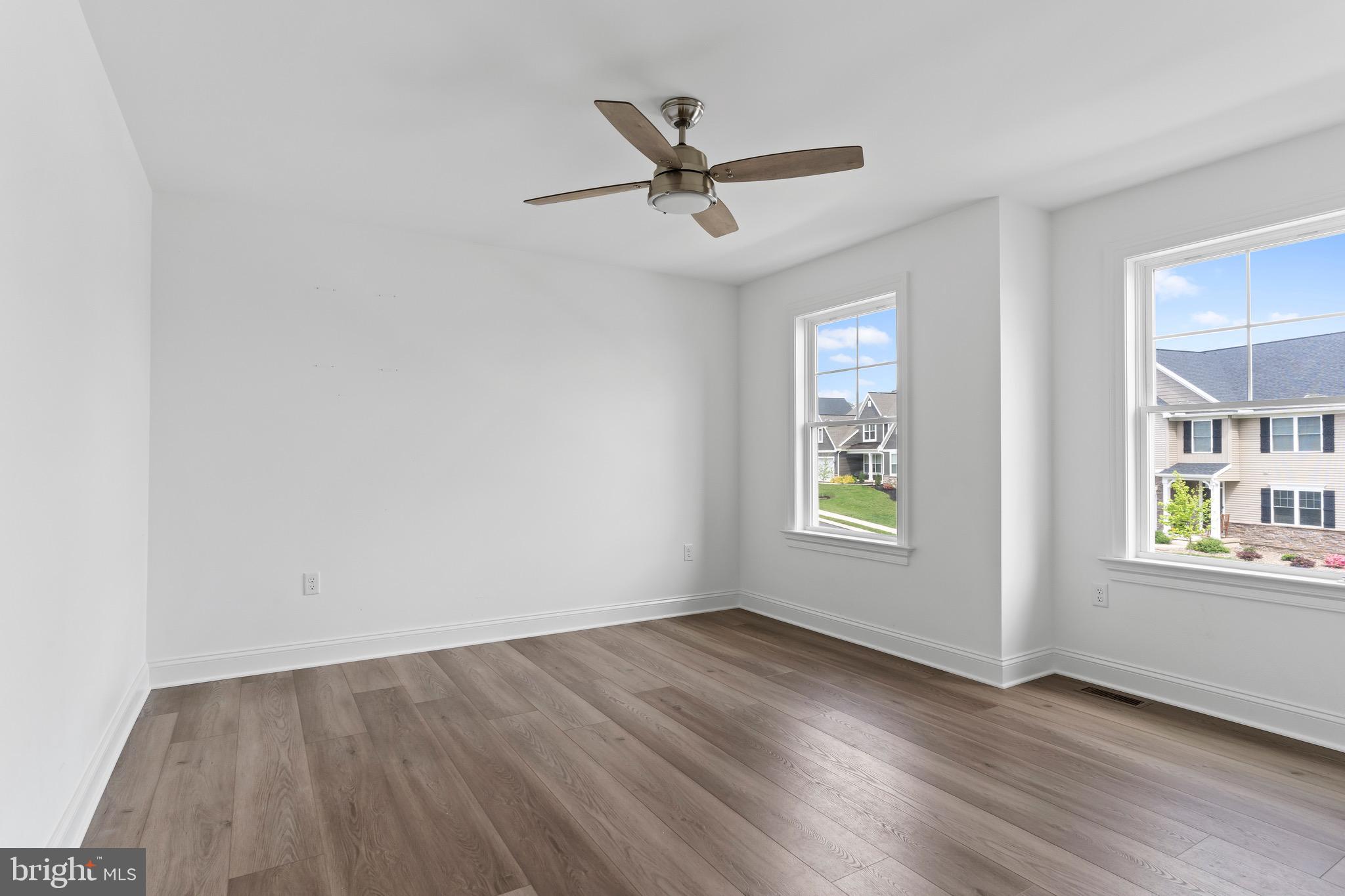 AUTUMN CHASE - Residential