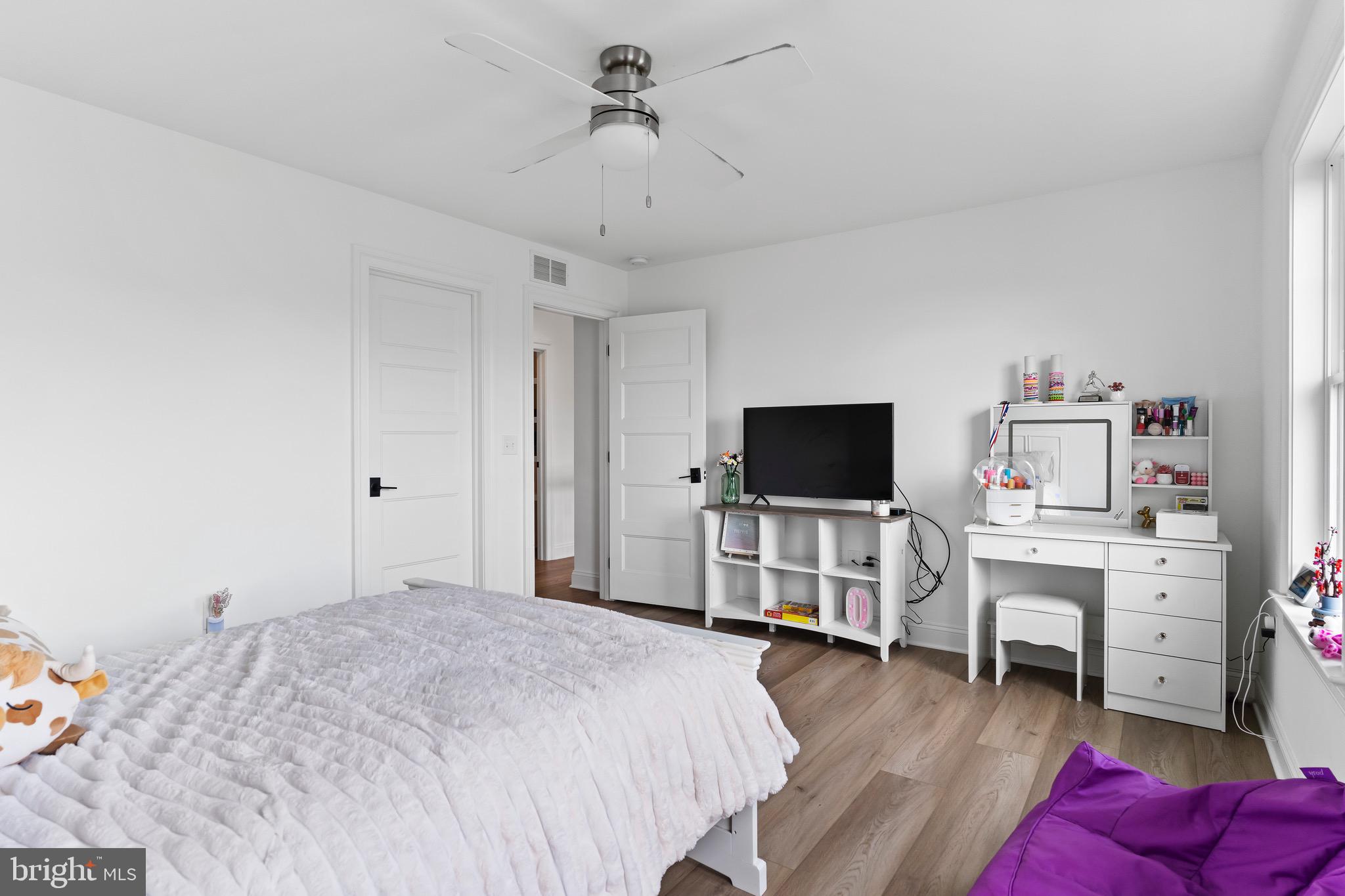 AUTUMN CHASE - Residential