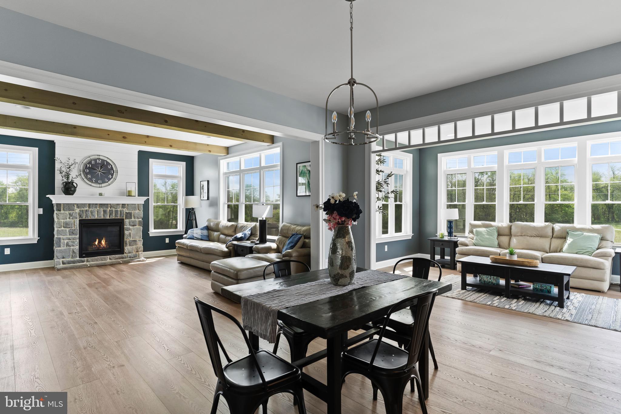 AUTUMN CHASE - Residential