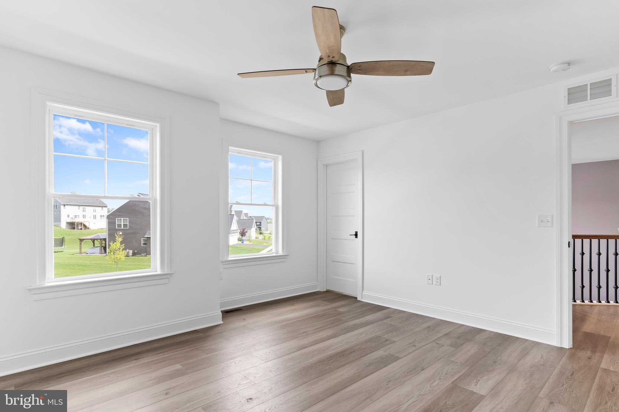 AUTUMN CHASE - Residential