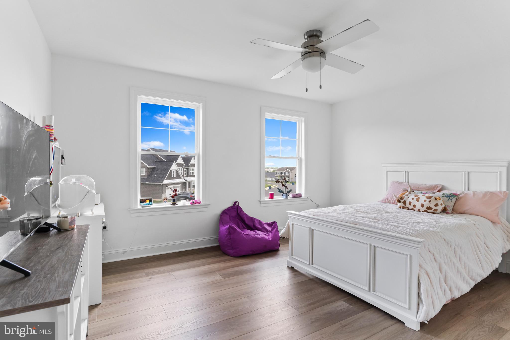 AUTUMN CHASE - Residential