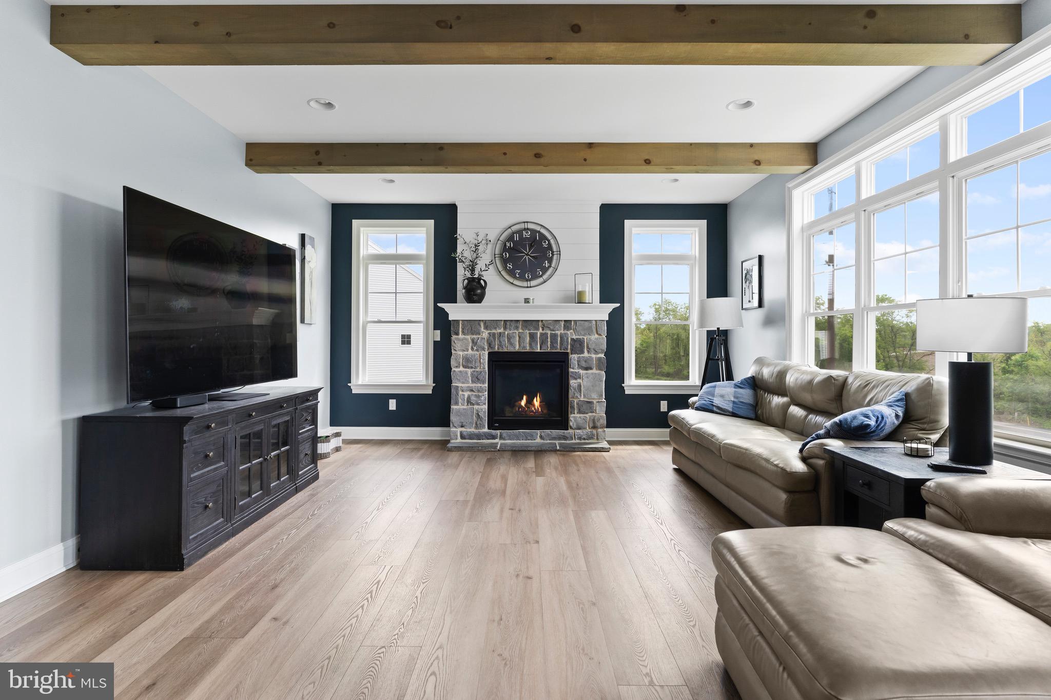 AUTUMN CHASE - Residential