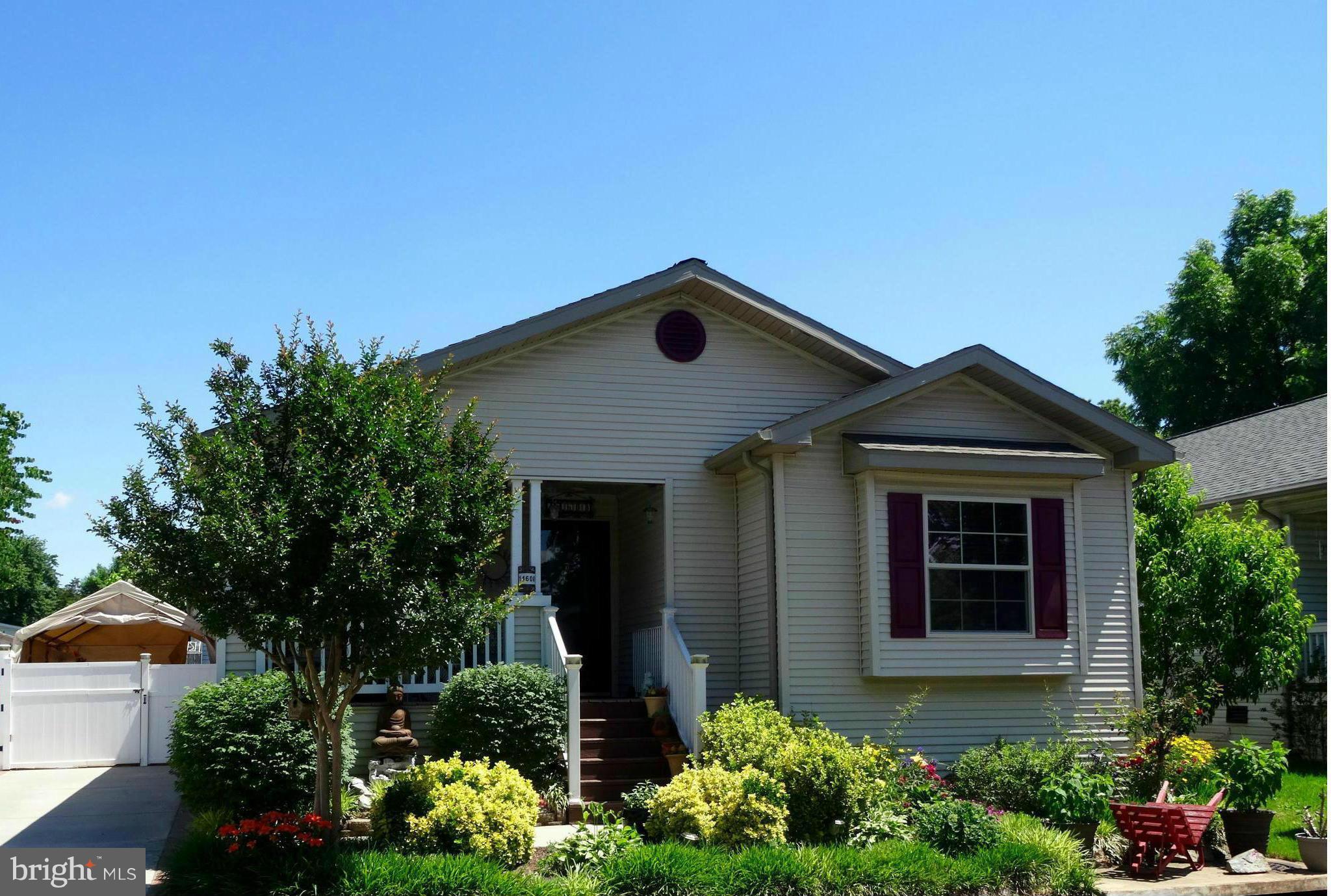 MEADOWS OF CHANTILLY - Residential