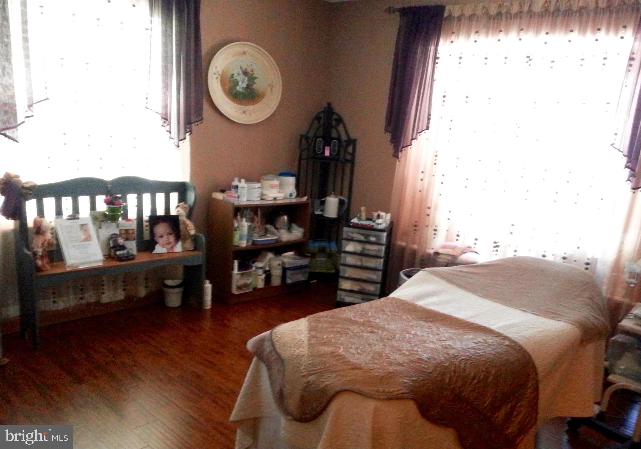 MEADOWS OF CHANTILLY - Residential