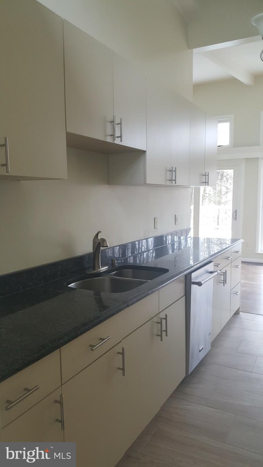 ELMWOOD ESTATES - Residential Lease