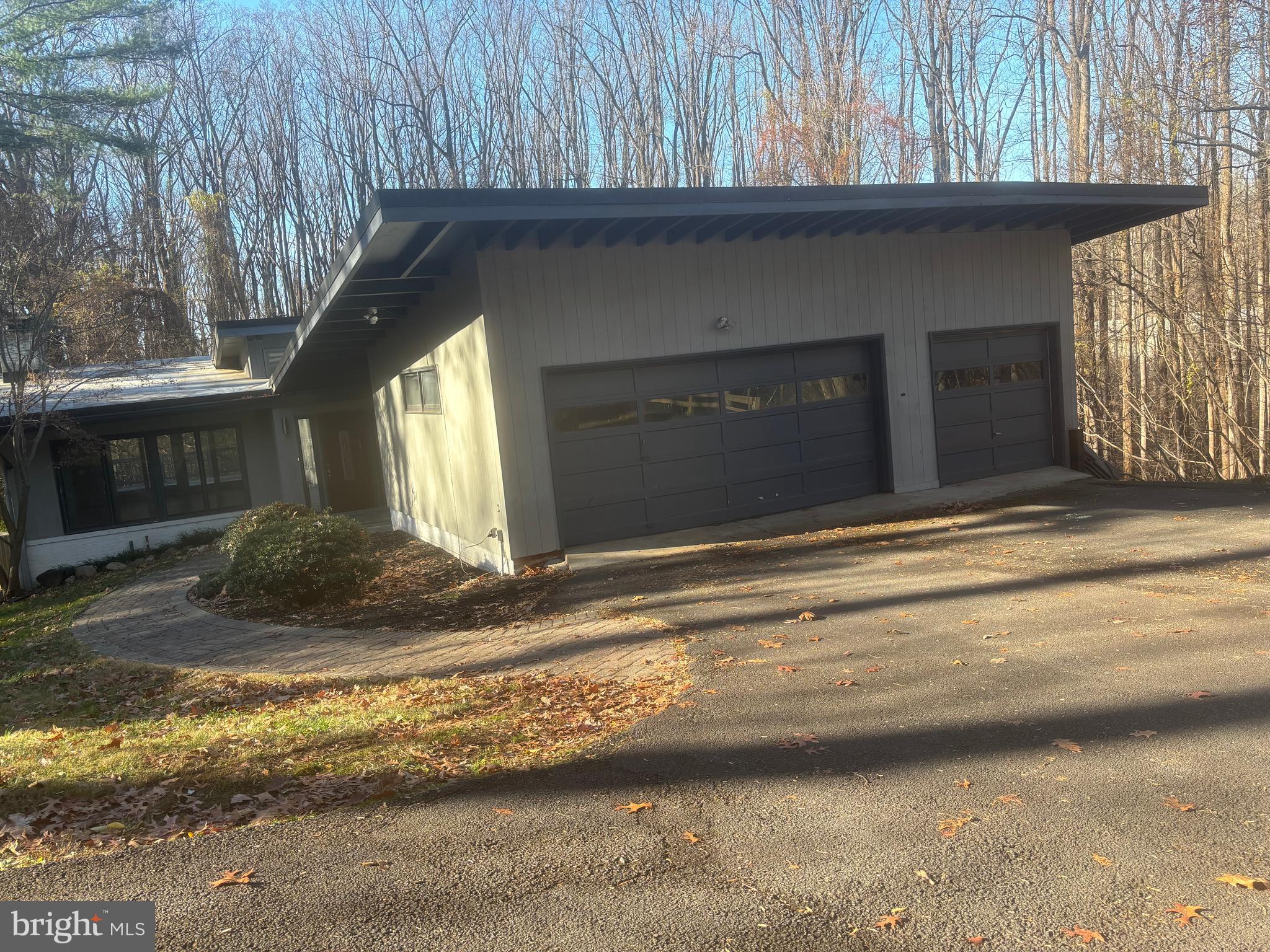 ELMWOOD ESTATES - Residential Lease