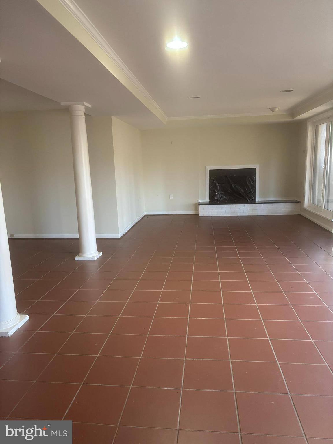 ELMWOOD ESTATES - Residential Lease