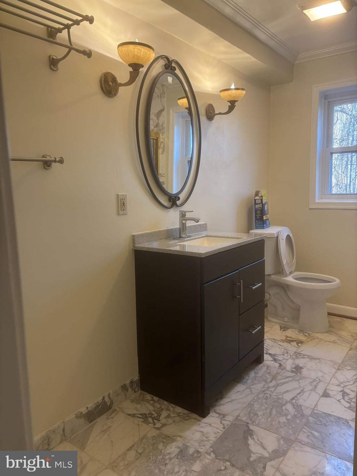 ELMWOOD ESTATES - Residential Lease