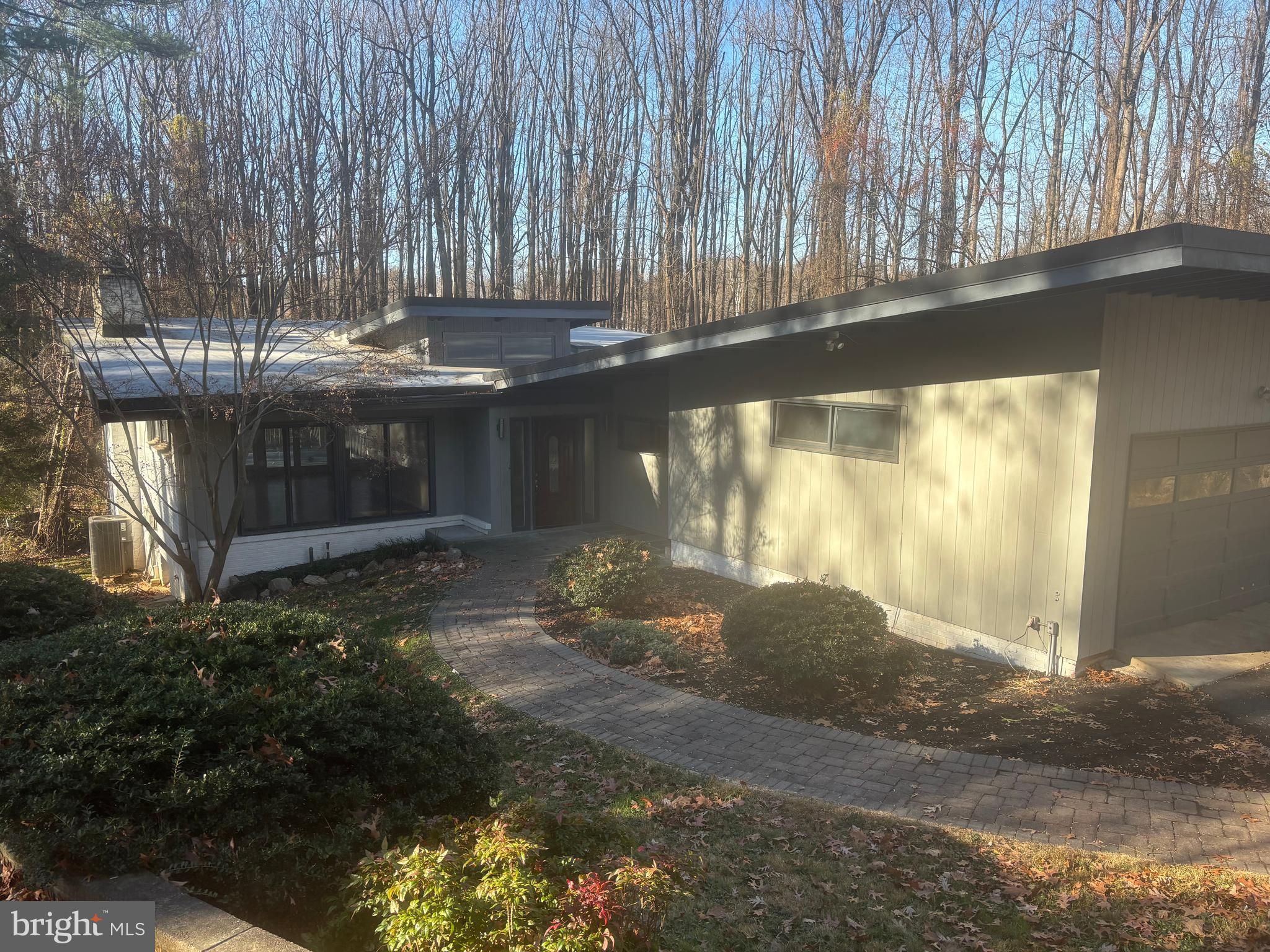 ELMWOOD ESTATES - Residential Lease