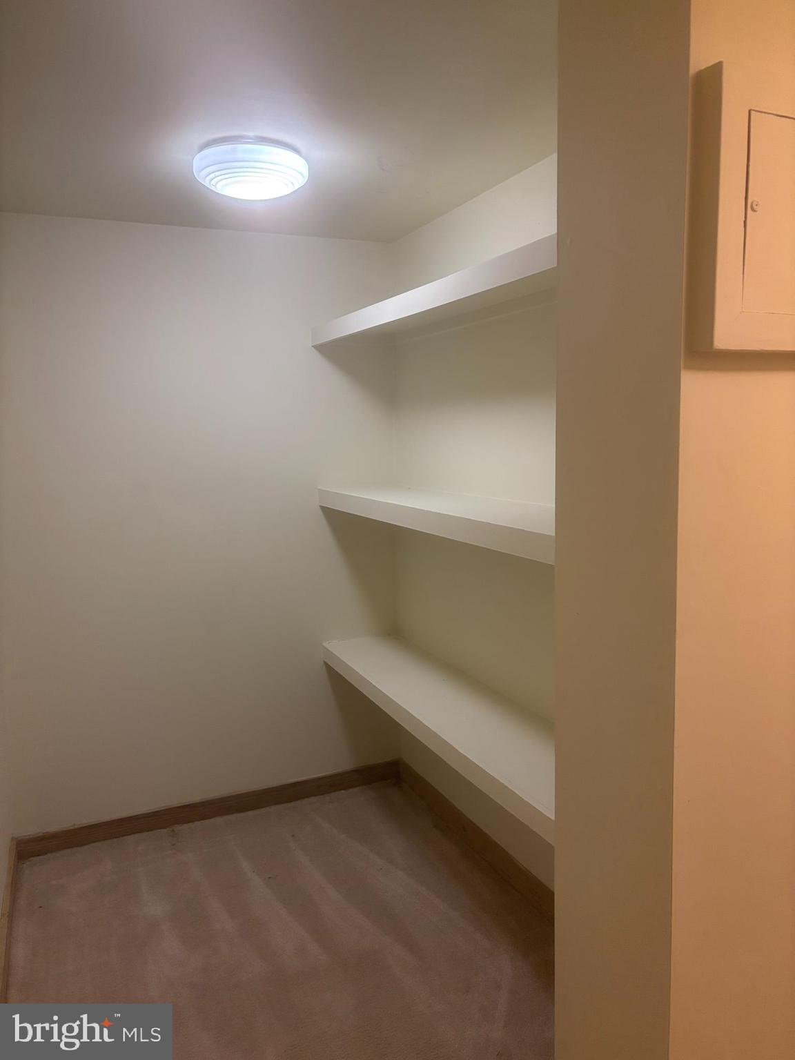 ELMWOOD ESTATES - Residential Lease