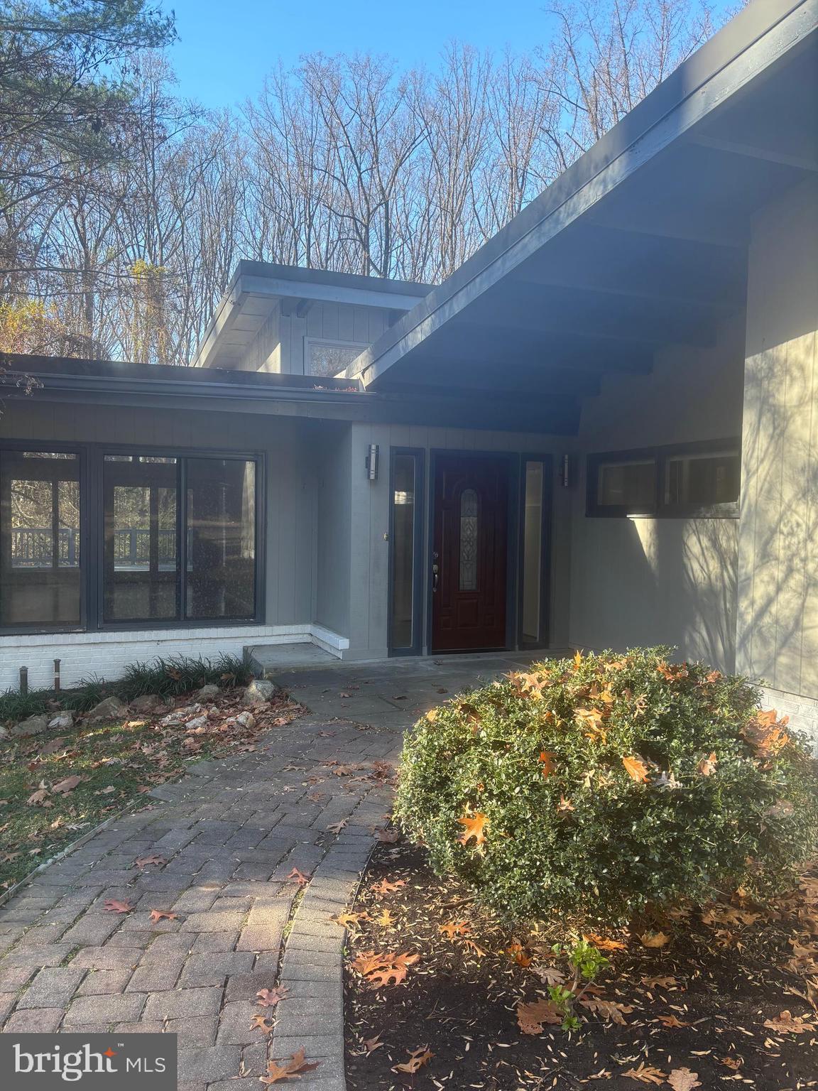 ELMWOOD ESTATES - Residential Lease