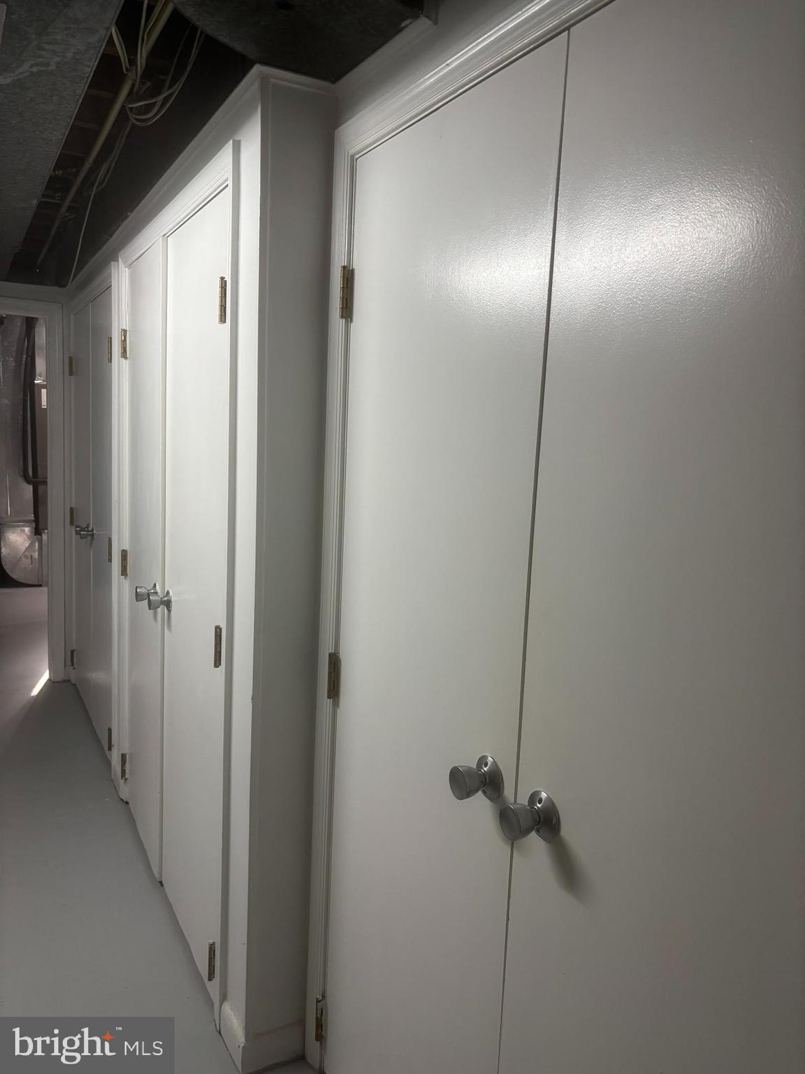 ELMWOOD ESTATES - Residential Lease