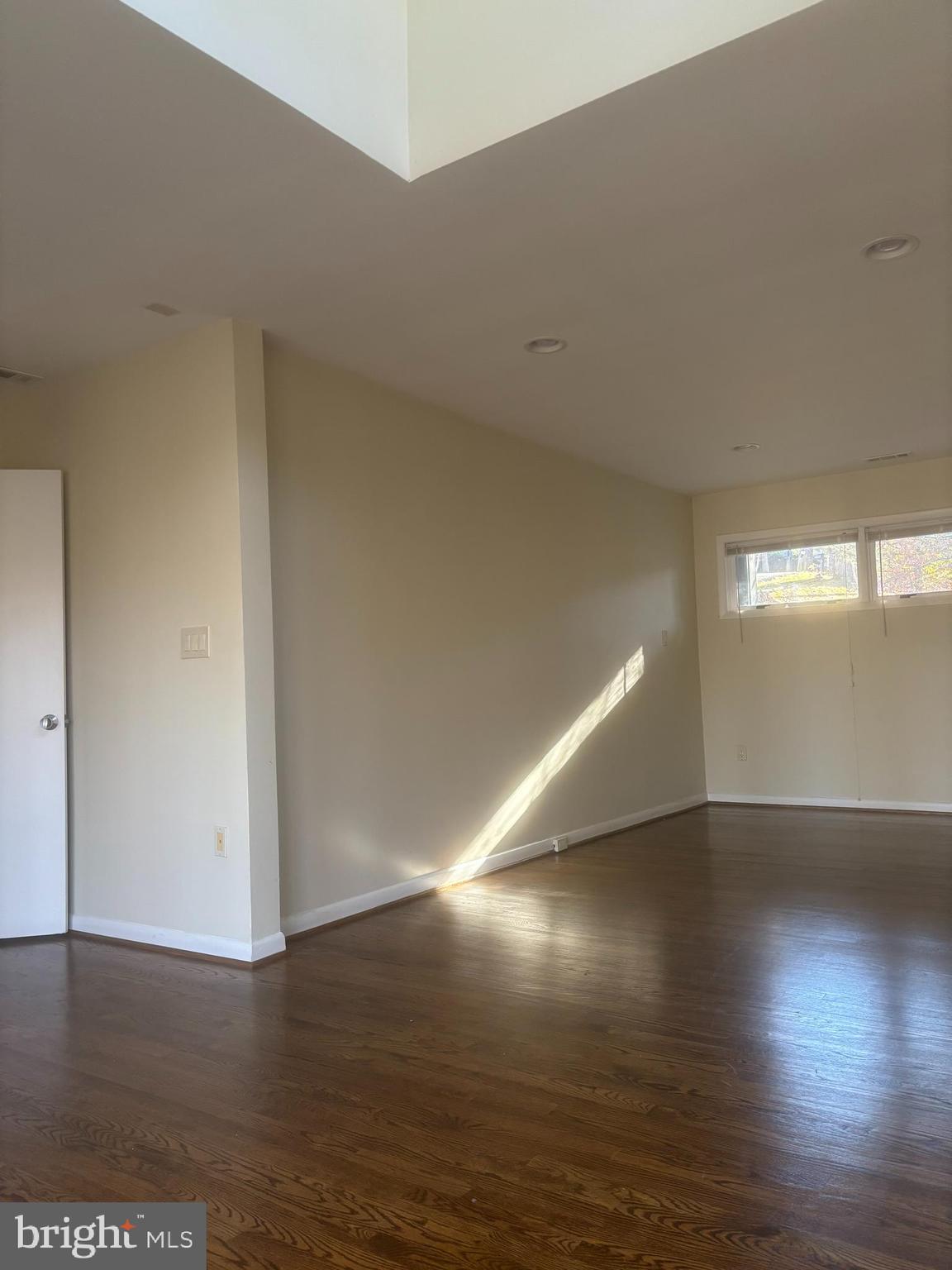 ELMWOOD ESTATES - Residential Lease