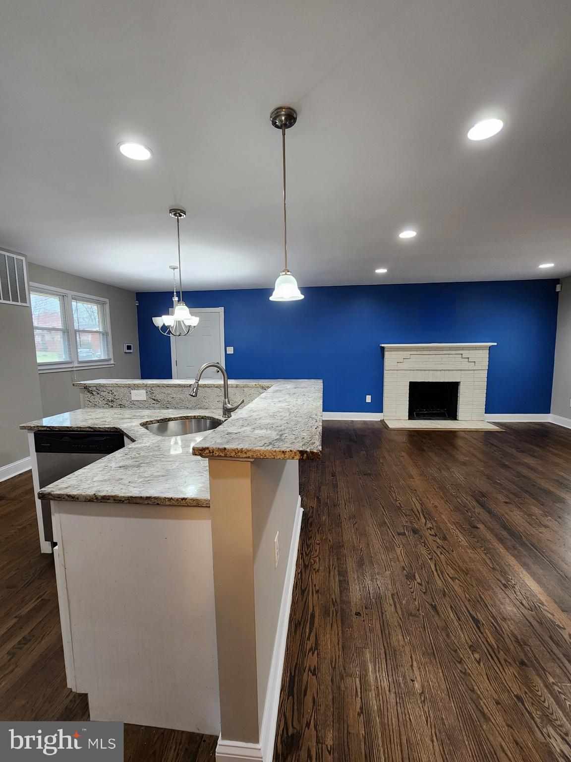 AUTH VILLAGE - Residential Lease