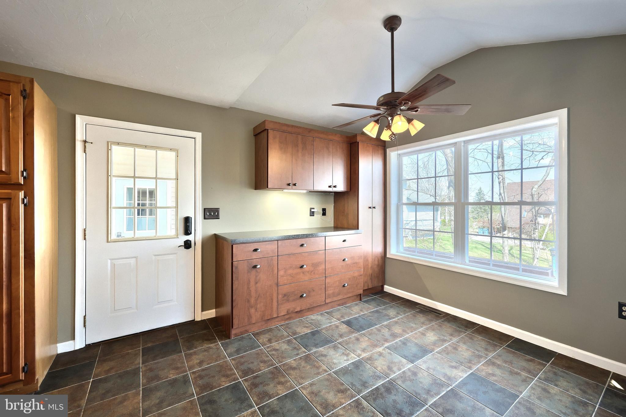 LAKE MEADE - Residential