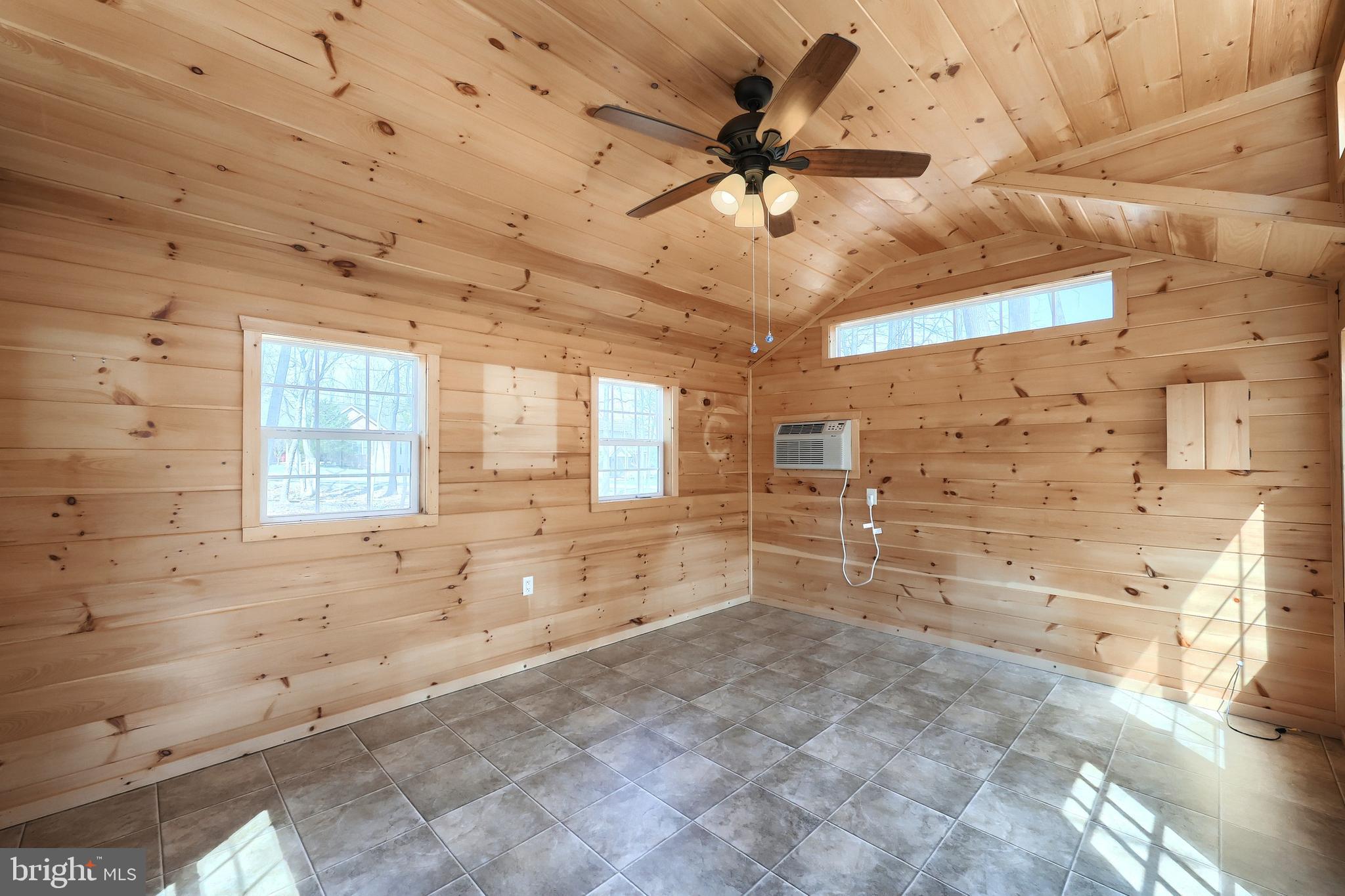 LAKE MEADE - Residential