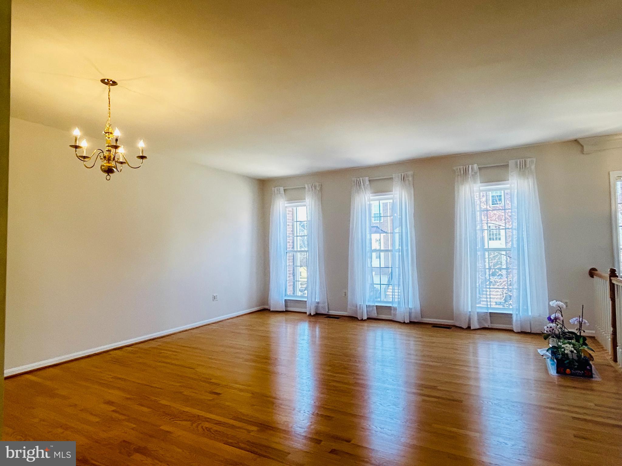 TALL OAKS - Residential