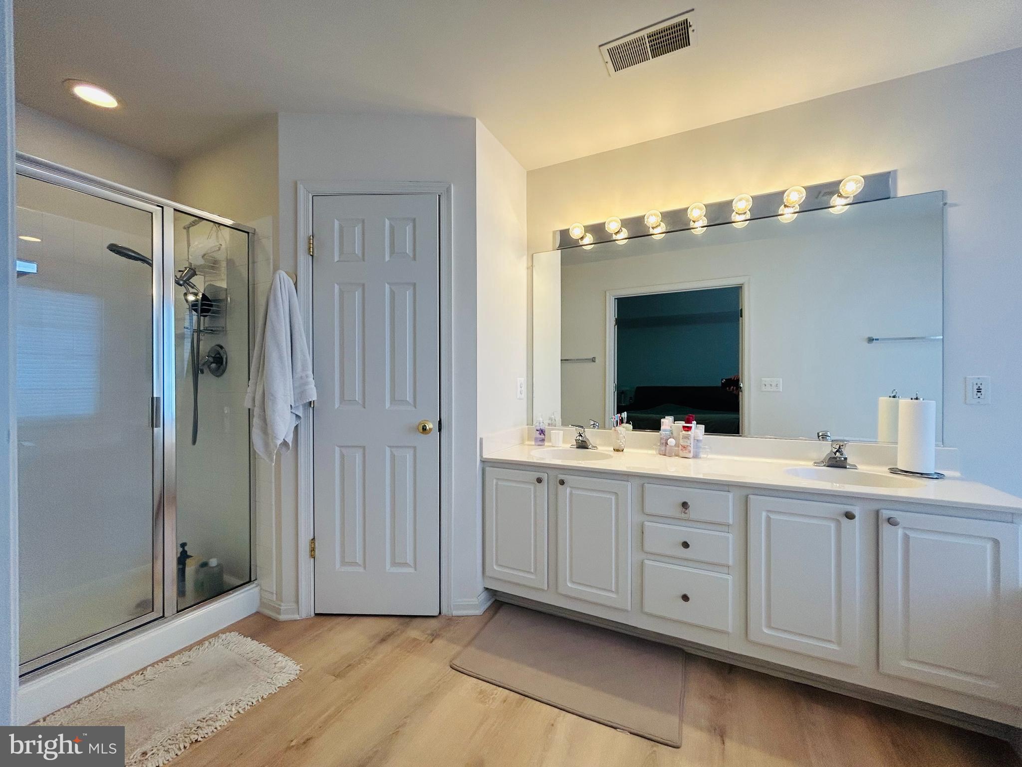 TALL OAKS - Residential