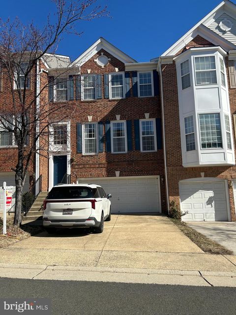 45798 MOUNTAIN PINE SQUARE STERLING VA 20166