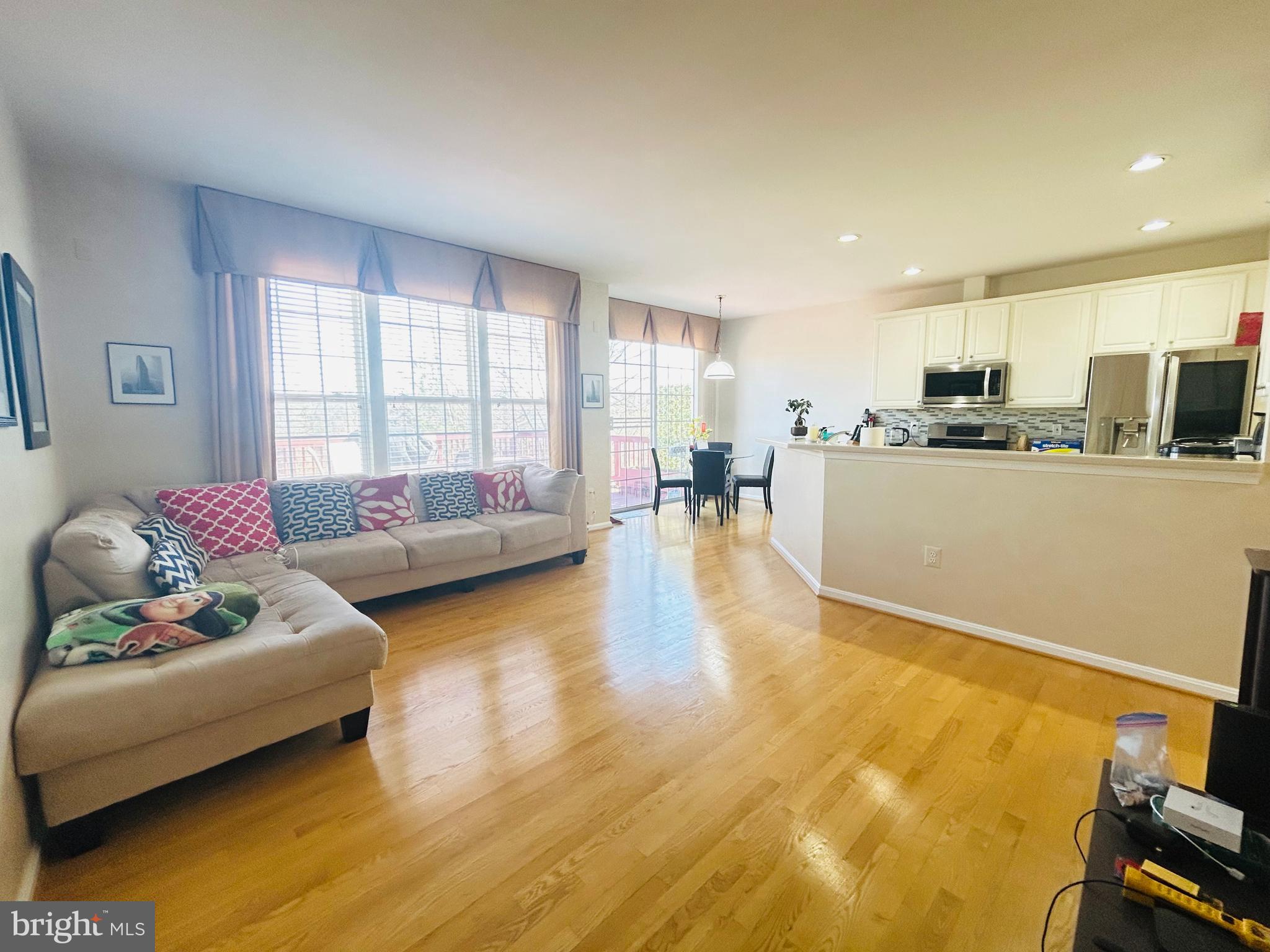 TALL OAKS - Residential