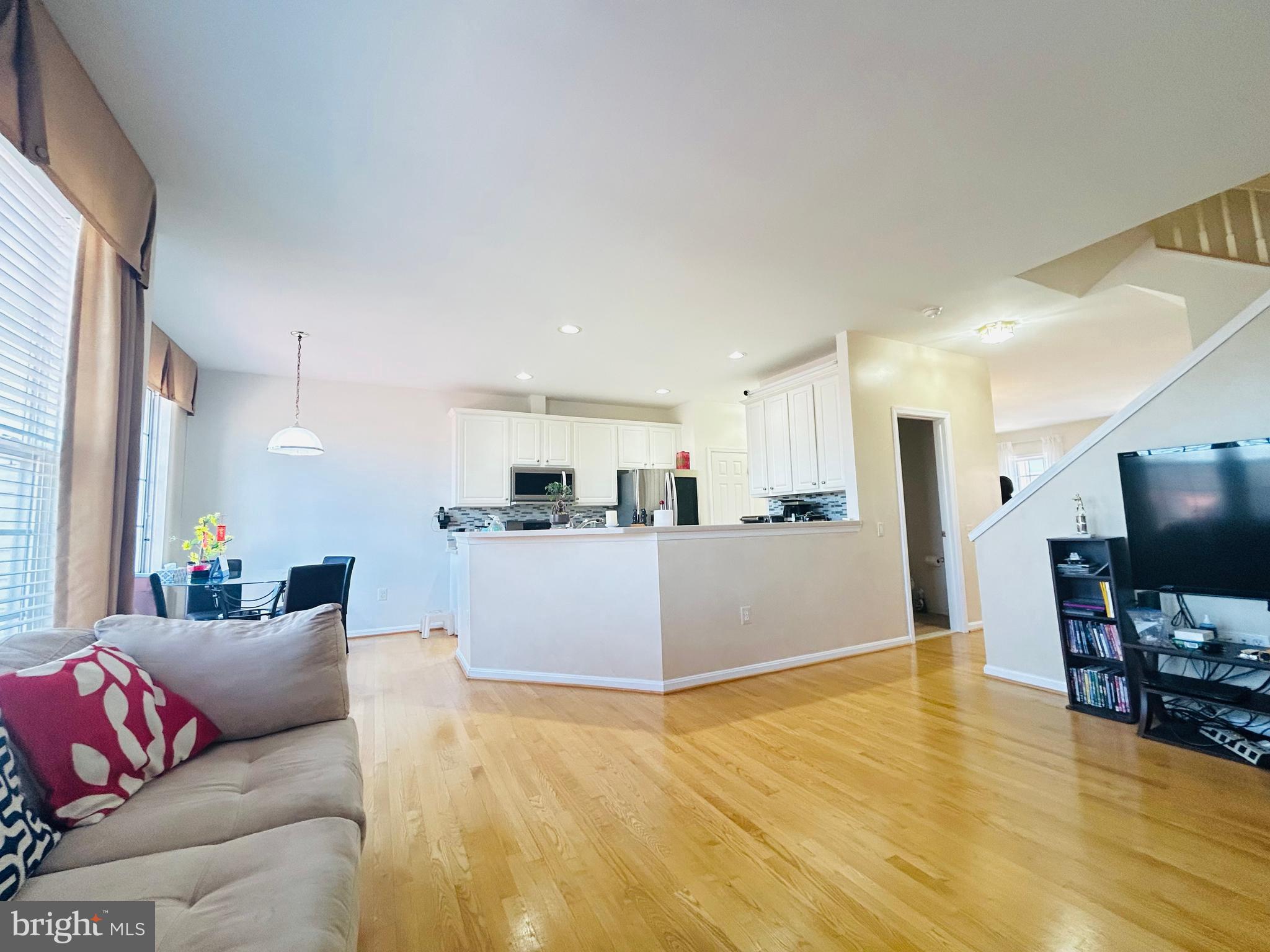 TALL OAKS - Residential