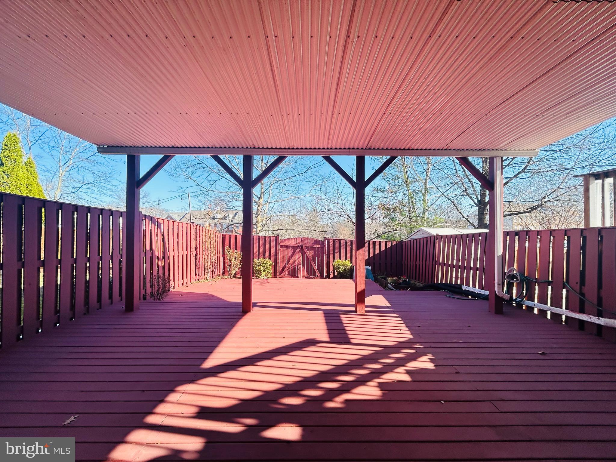 TALL OAKS - Residential