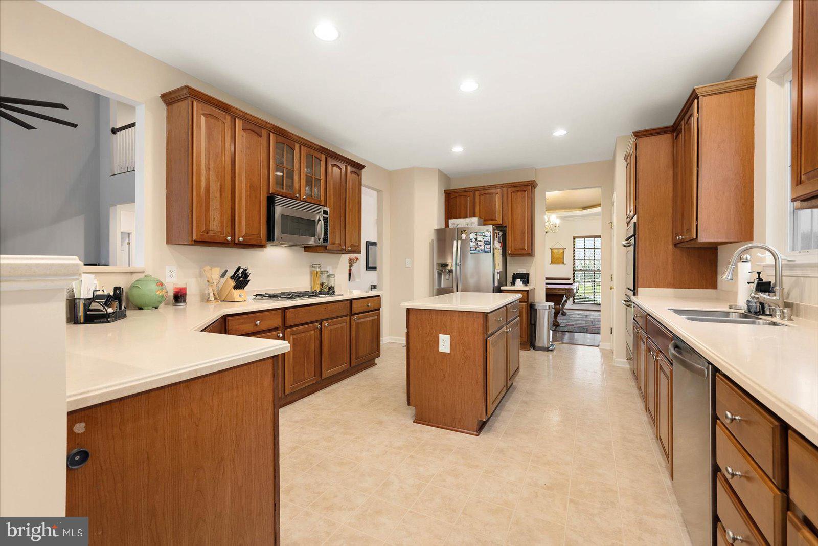 FRANKLIN KNOLL - Residential