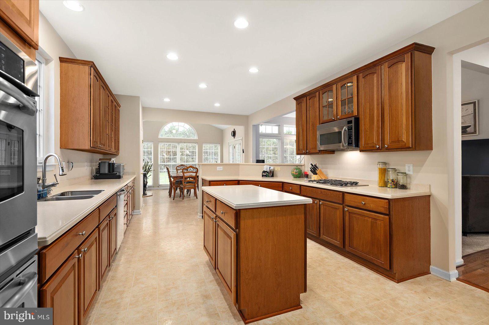 FRANKLIN KNOLL - Residential