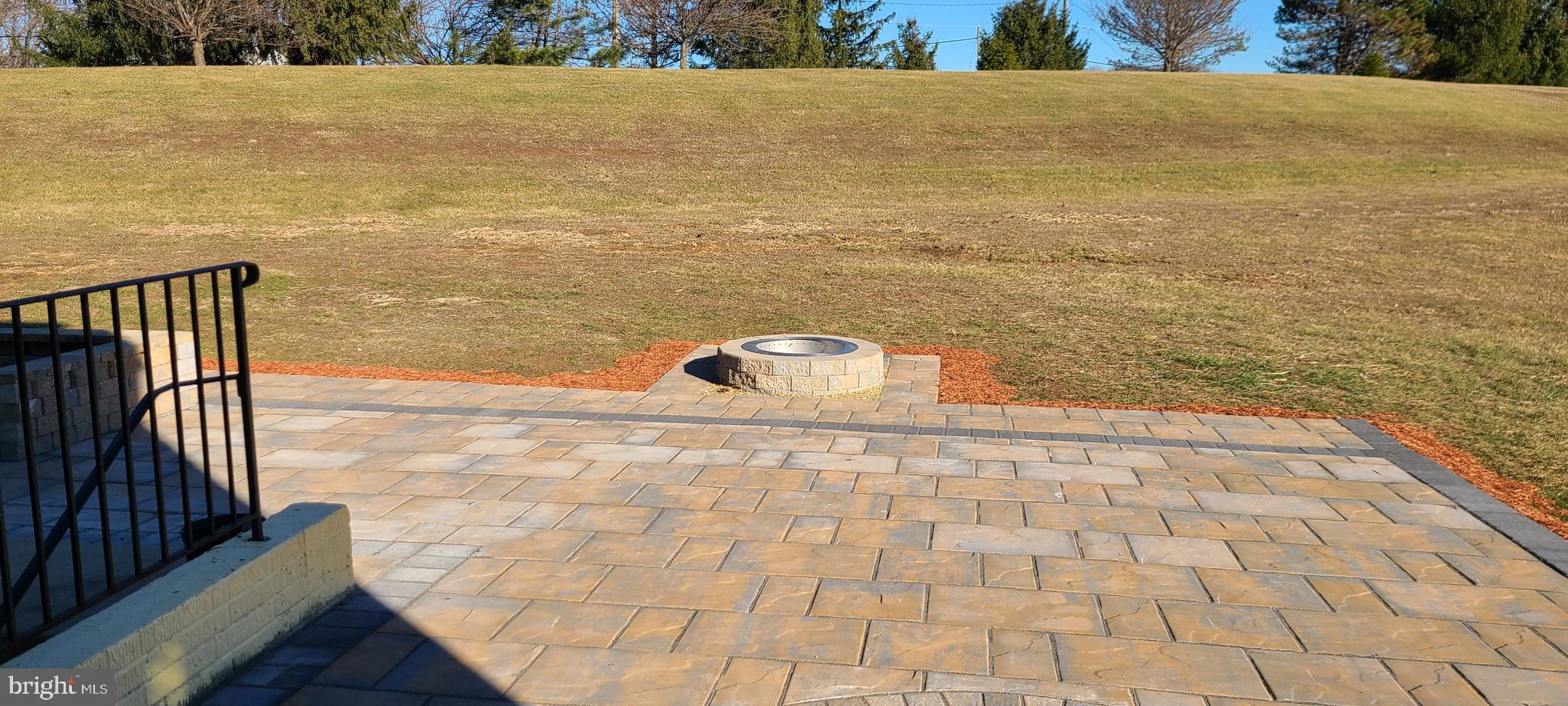 BRIARCLIFF MANOR - Residential