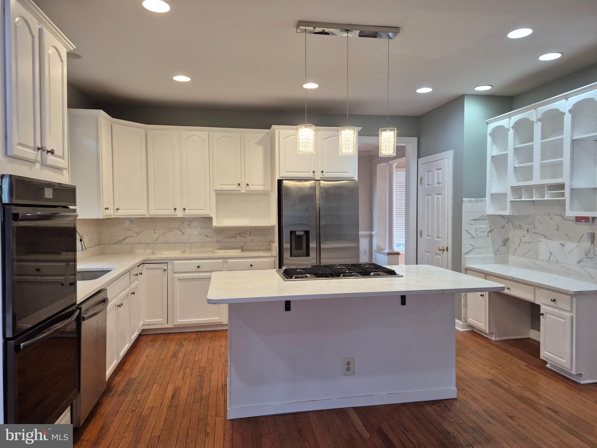 BRIARCLIFF MANOR - Residential