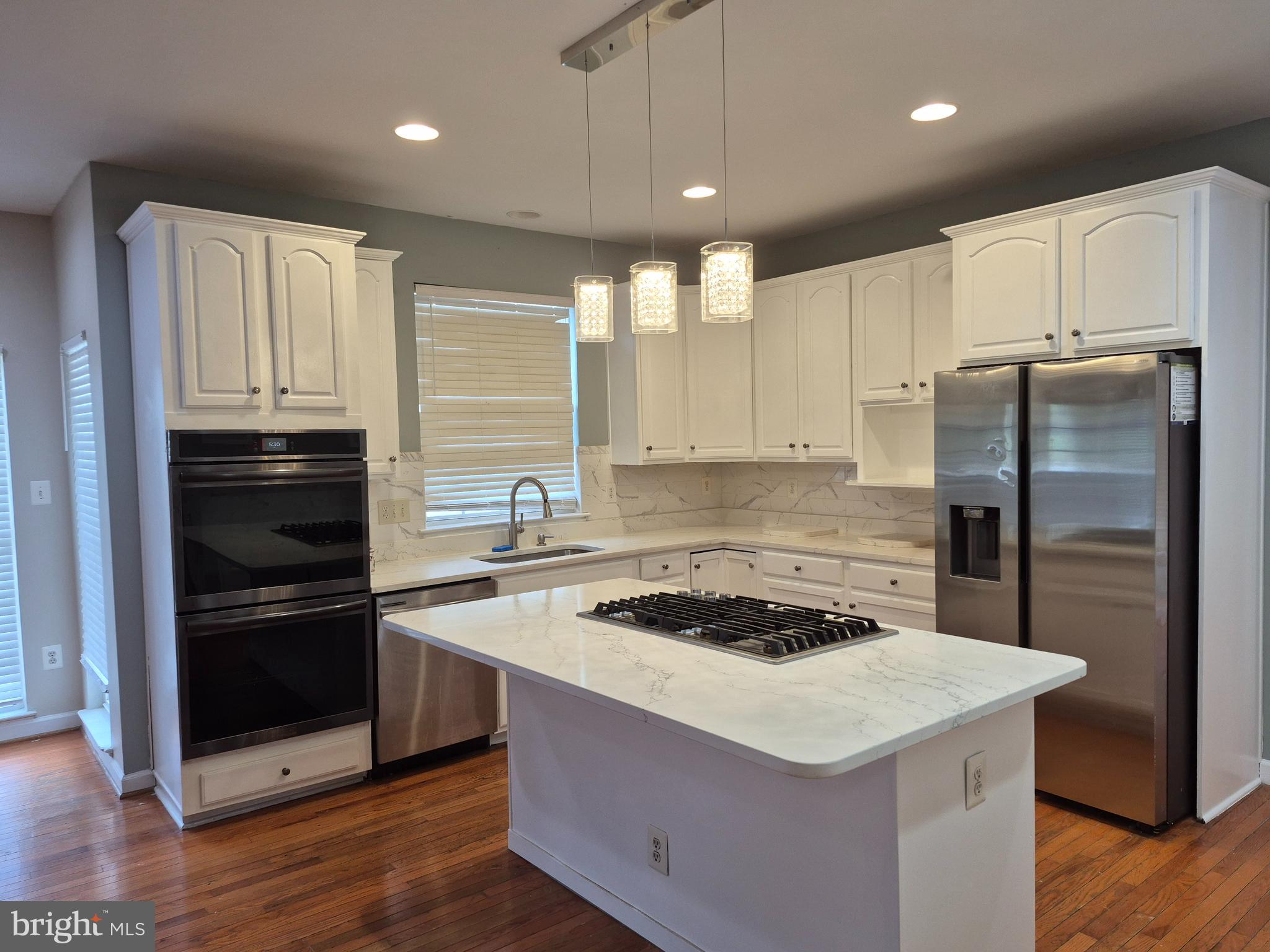 BRIARCLIFF MANOR - Residential
