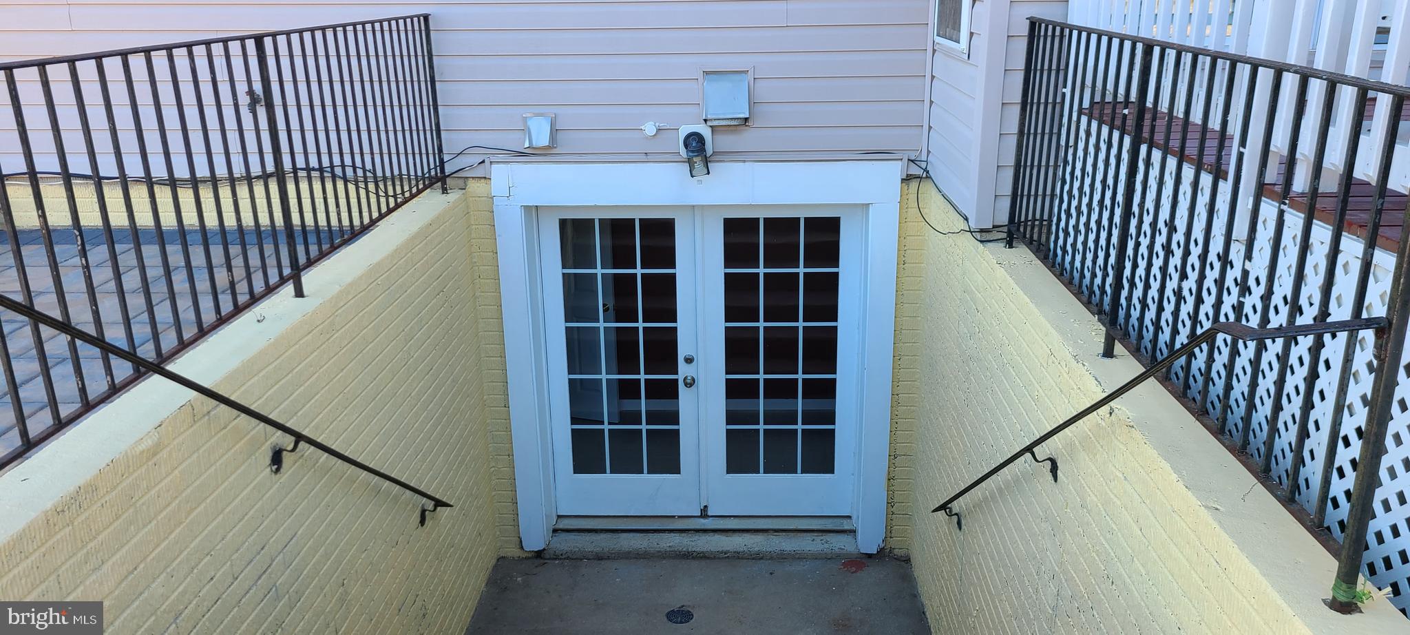 BRIARCLIFF MANOR - Residential