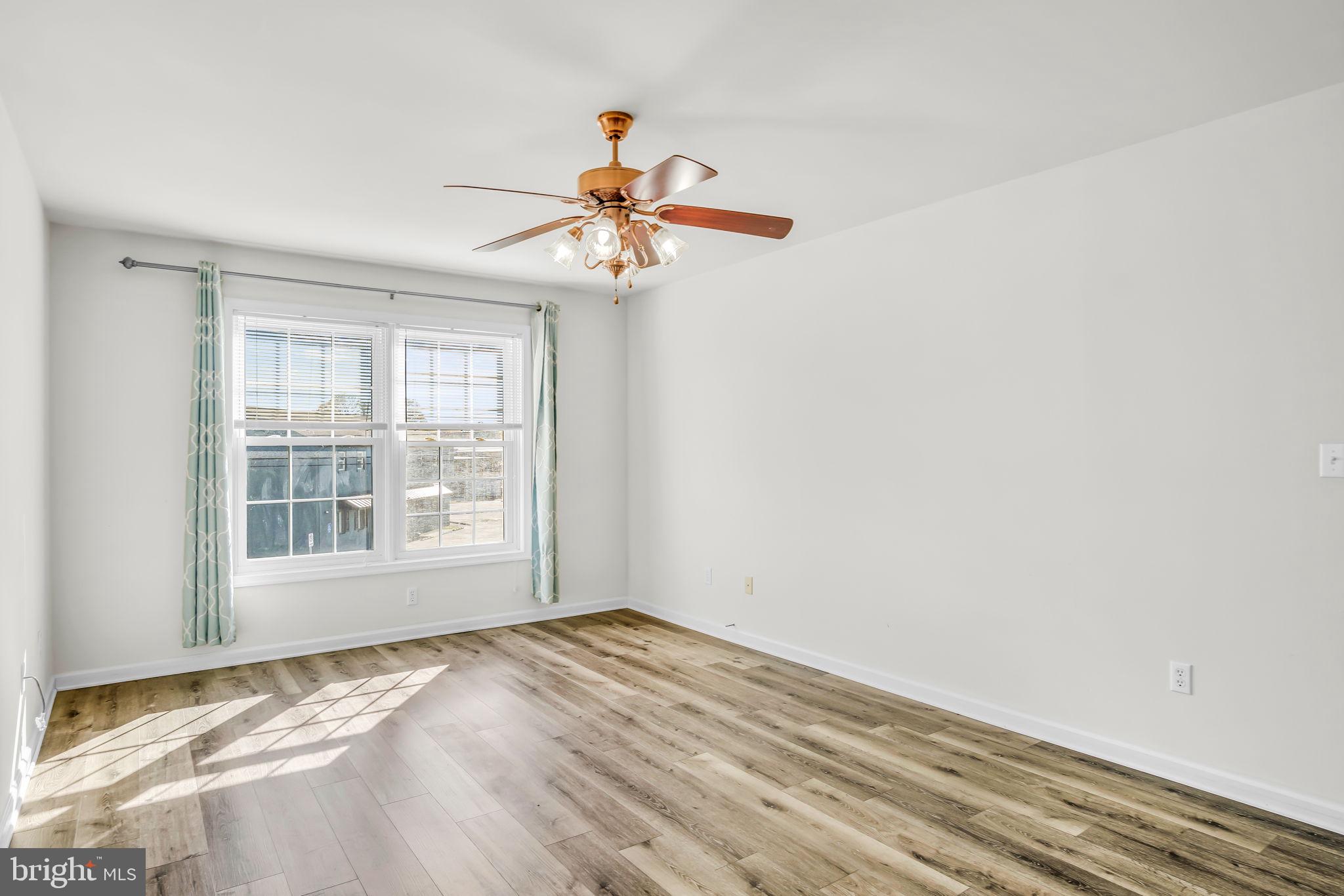 PORTLAND COURT - Residential