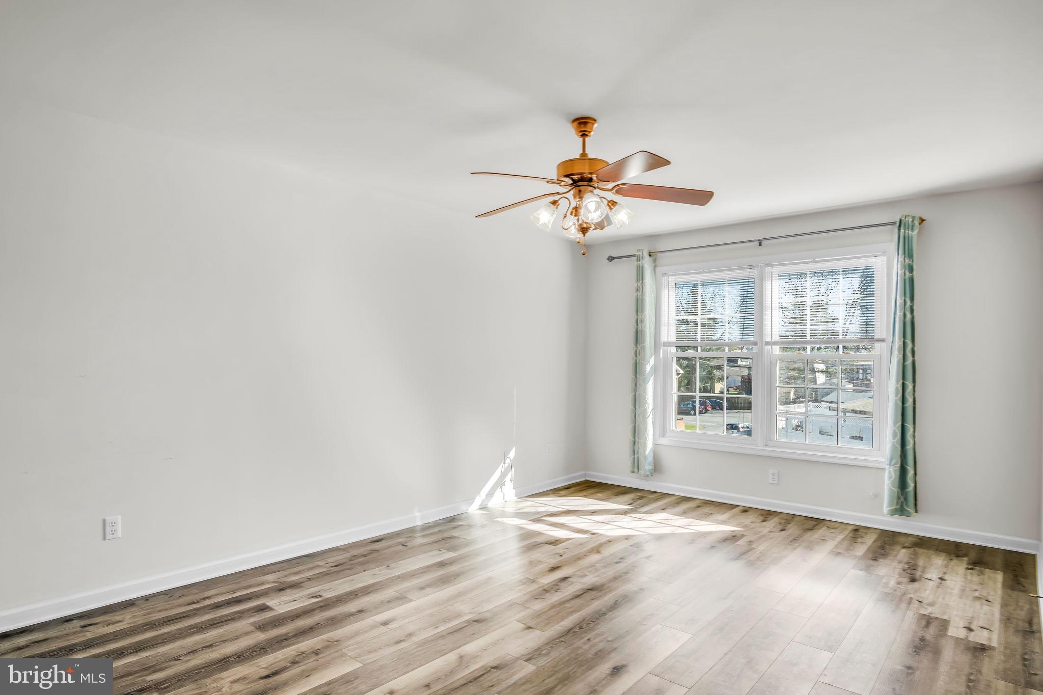 PORTLAND COURT - Residential