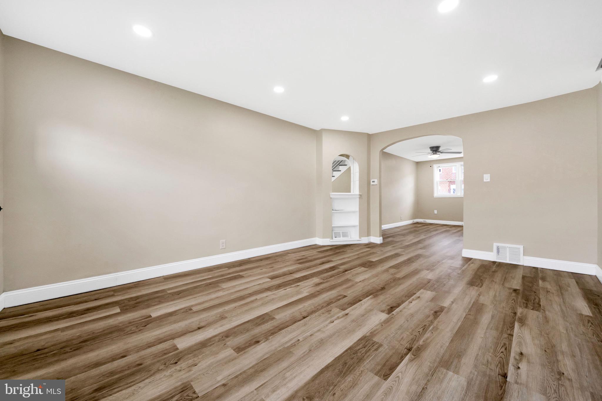 OXFORD CIRCLE - Residential