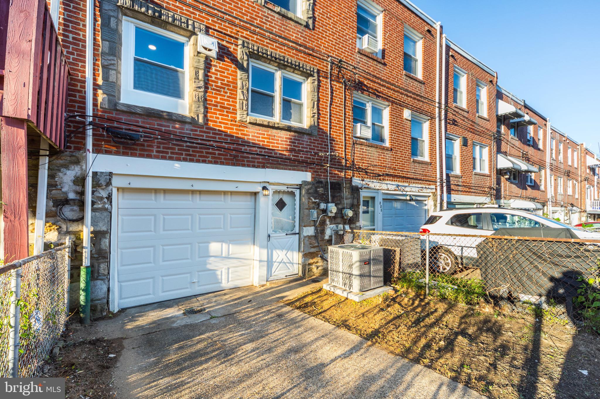 OXFORD CIRCLE - Residential