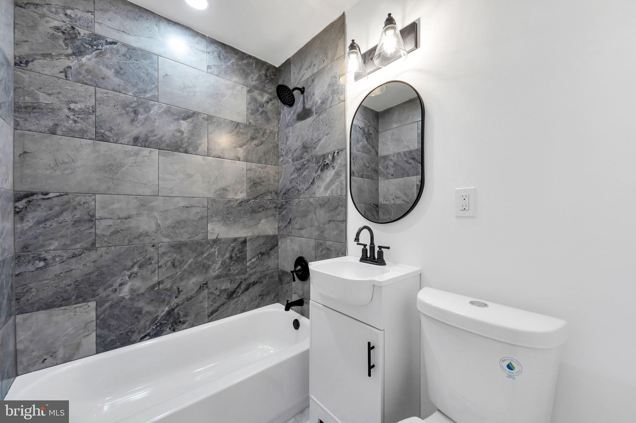 OXFORD CIRCLE - Residential