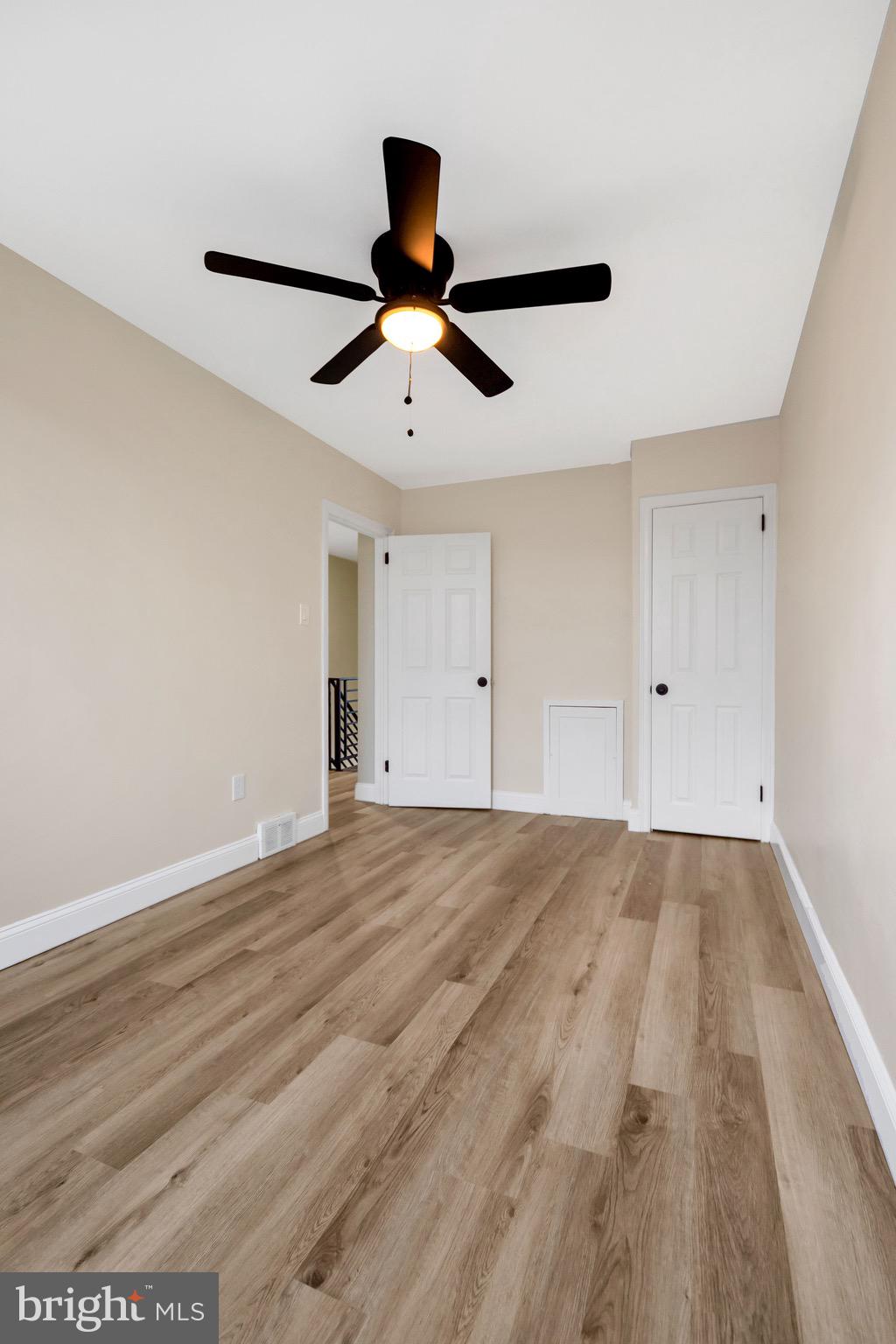 OXFORD CIRCLE - Residential