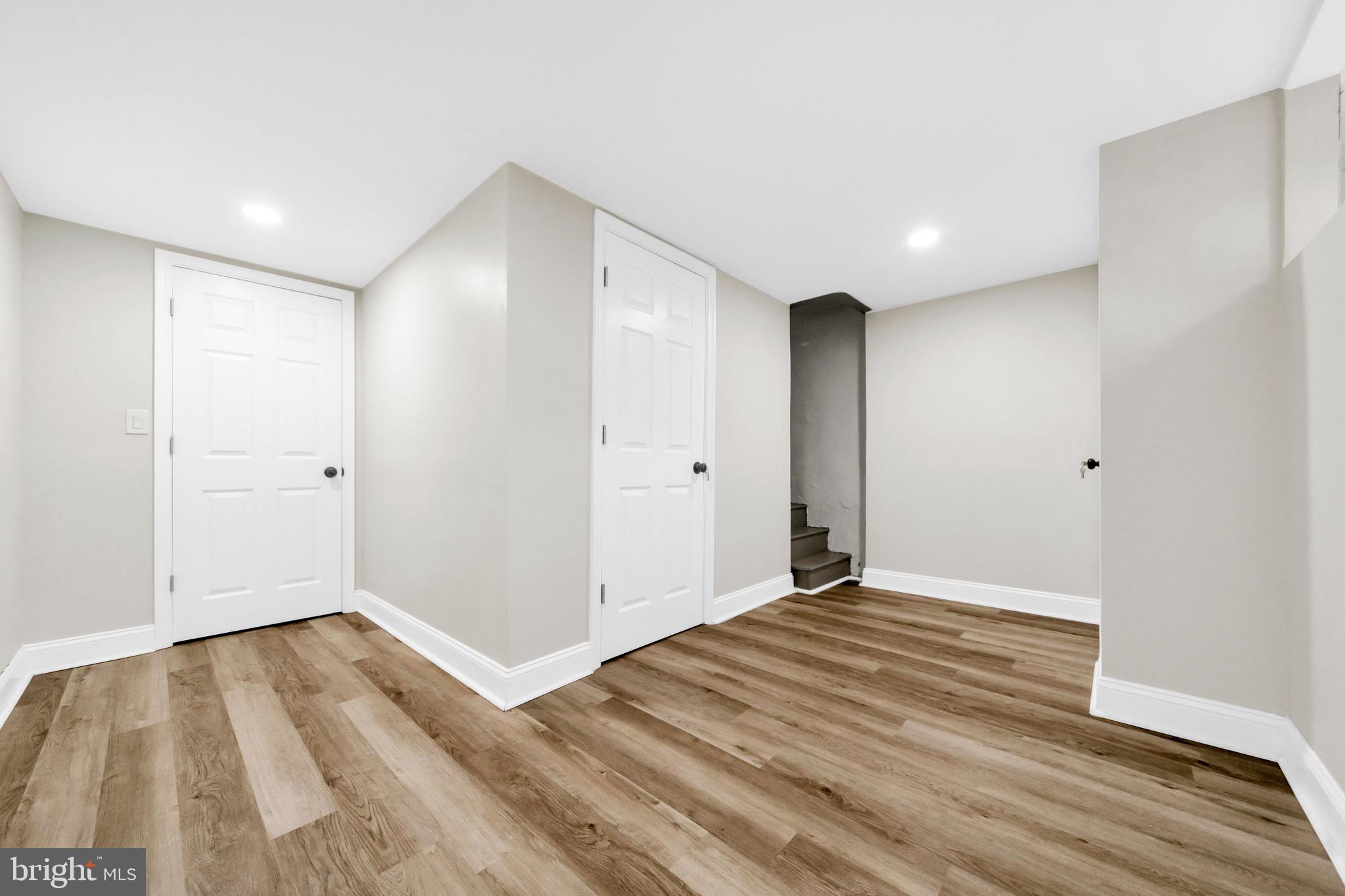 OXFORD CIRCLE - Residential