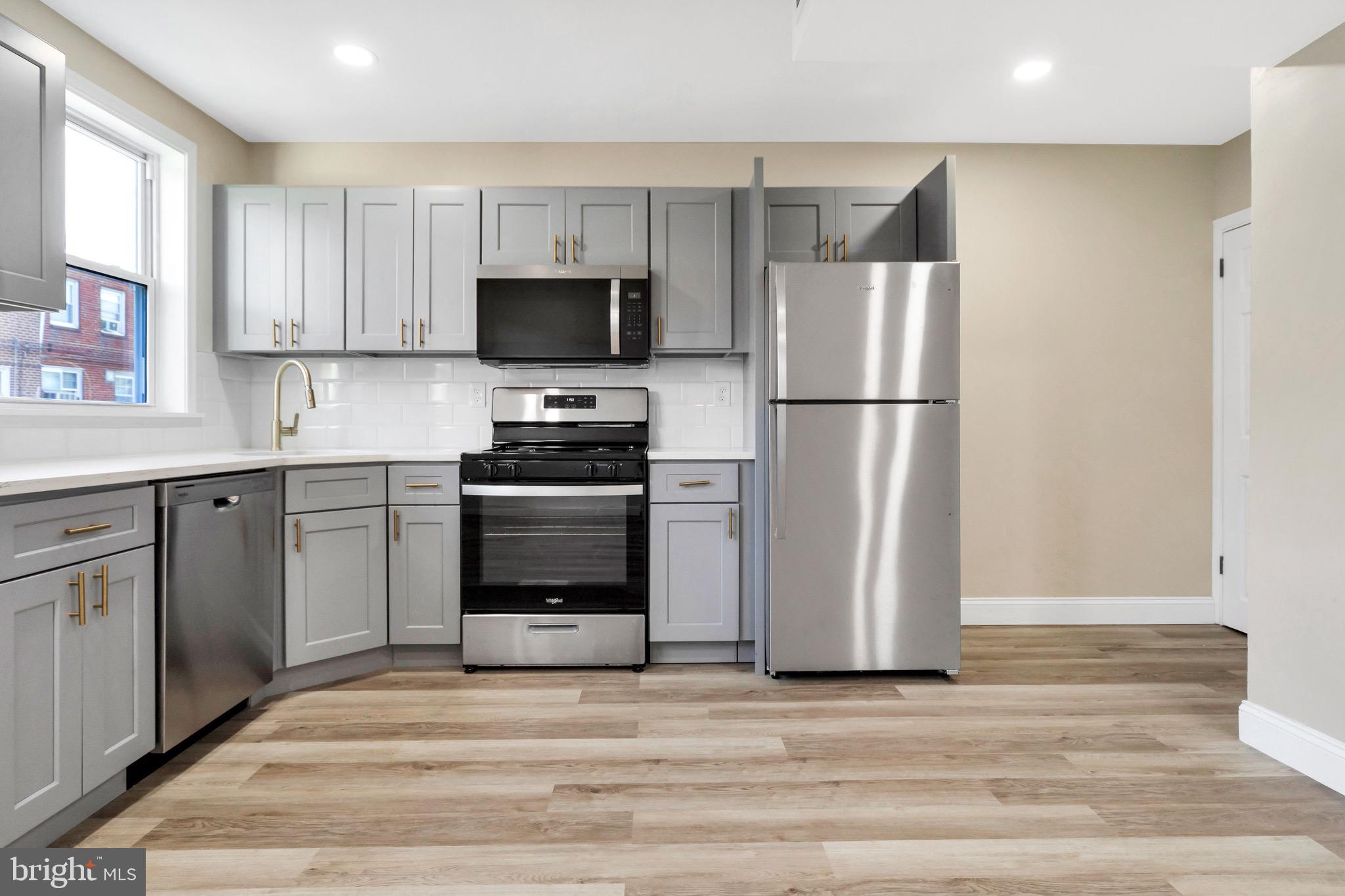 OXFORD CIRCLE - Residential