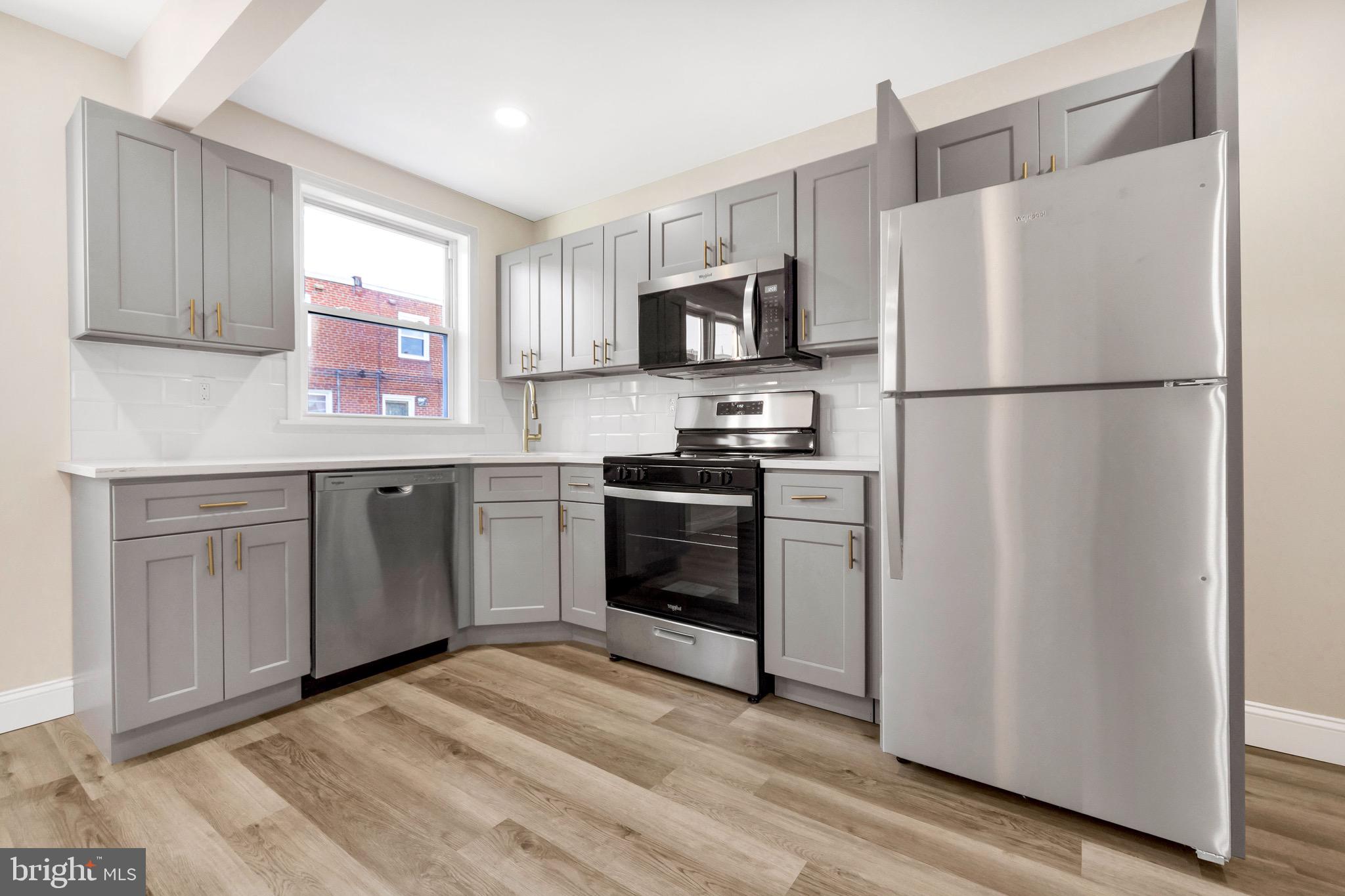 OXFORD CIRCLE - Residential