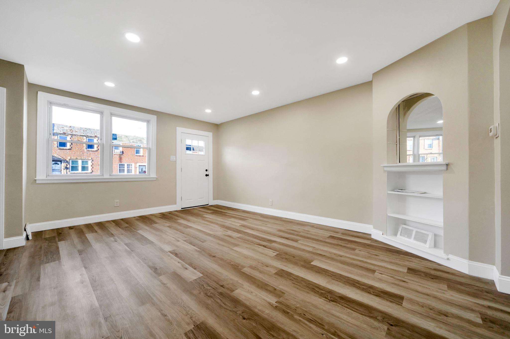 OXFORD CIRCLE - Residential