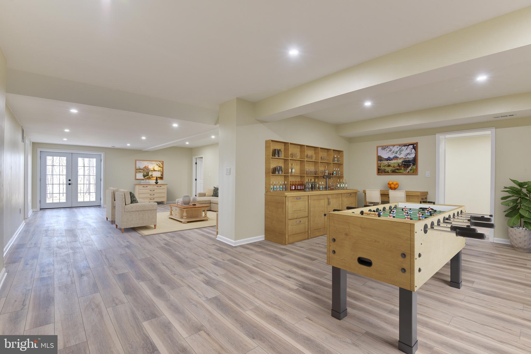 SKYLINE MANOR - Residential