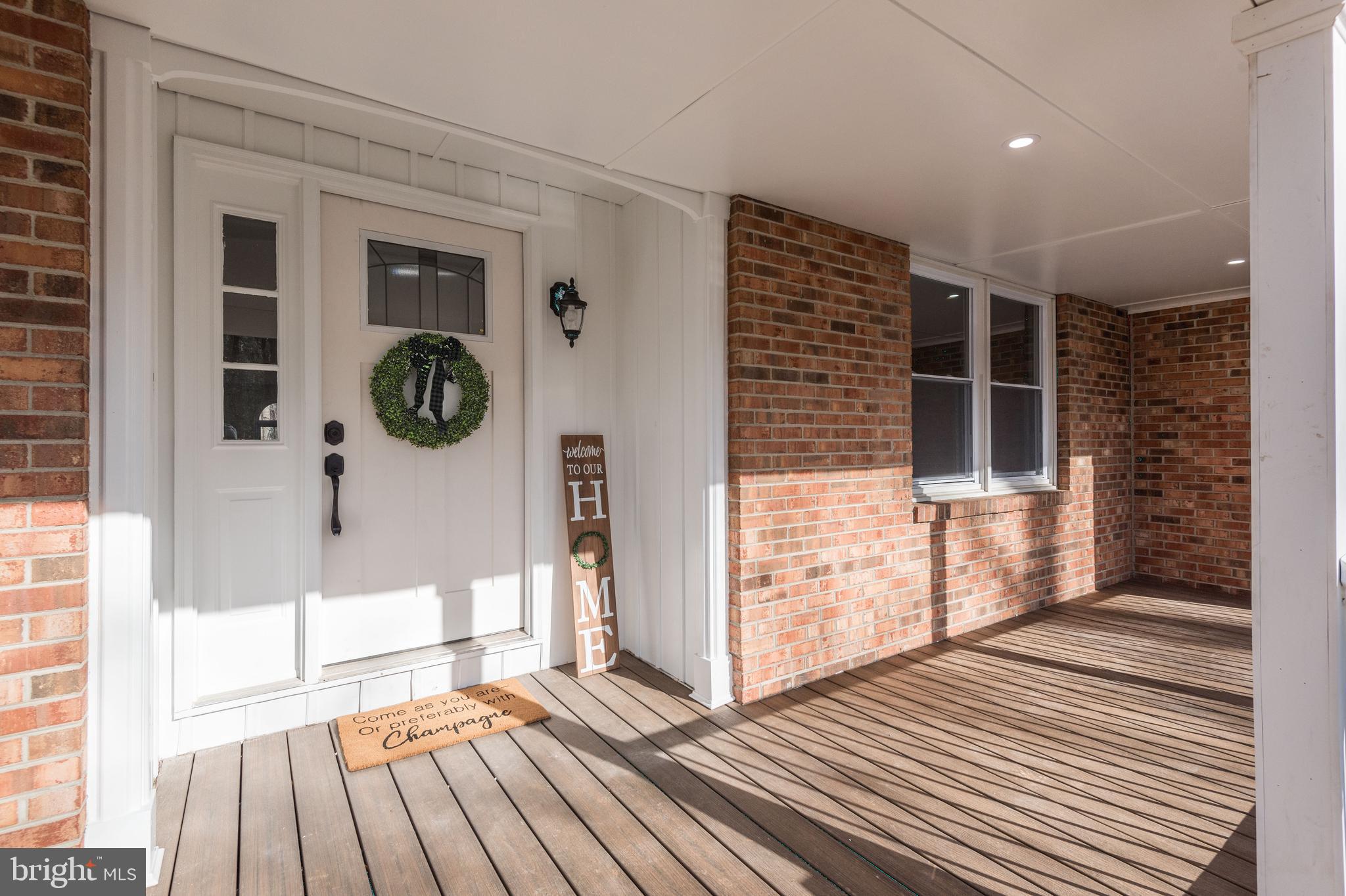 SKYLINE MANOR - Residential