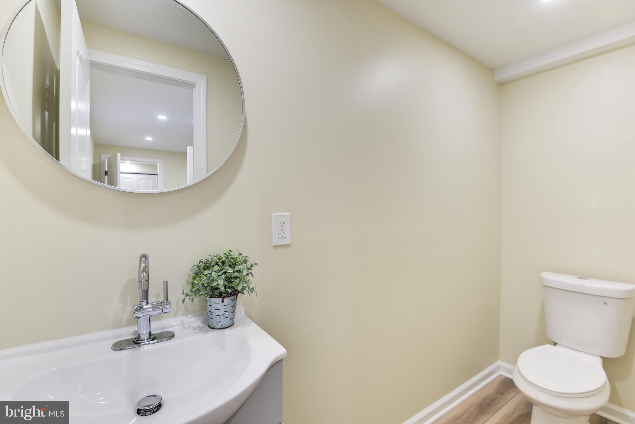 SKYLINE MANOR - Residential